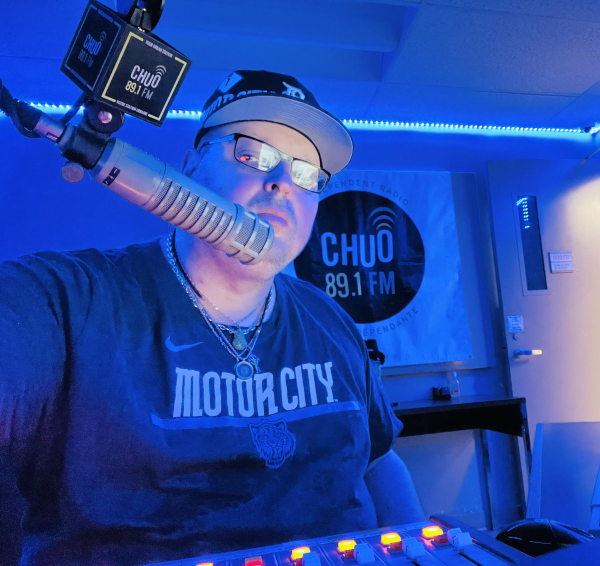 Teknobrat live behind the mic of Episode 331 of Vanguard Pulse Radio heard on CHUO 89.1 FM in the Ottawa / Gatineau, Canada 🇨🇦 &amp; Up State New York, USA 🇺🇸 areas also worldwide via live audio feed at chuo.fm by clicking listen live !!! Tune in and have a nice trip