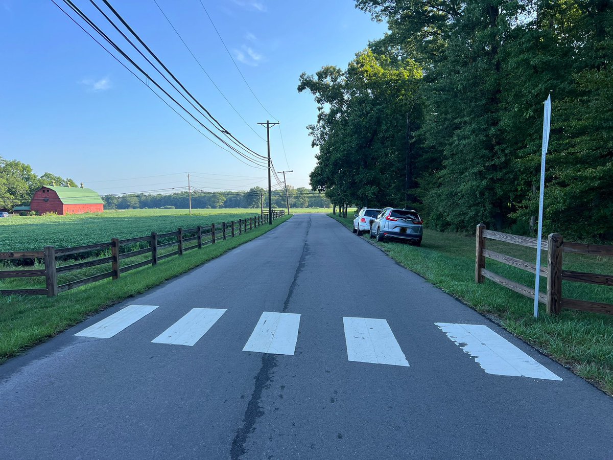 detechnicus's tweet photo. Arrived at 0640 and the access road lacks “no parking” signage. Our vehicles were tagged for towing. Where can I park for early runs in the future? https://t.co/txmmCw2wE4