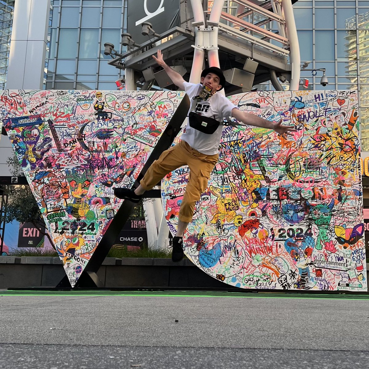 Jeremy Knows | VeeFriends tweet media