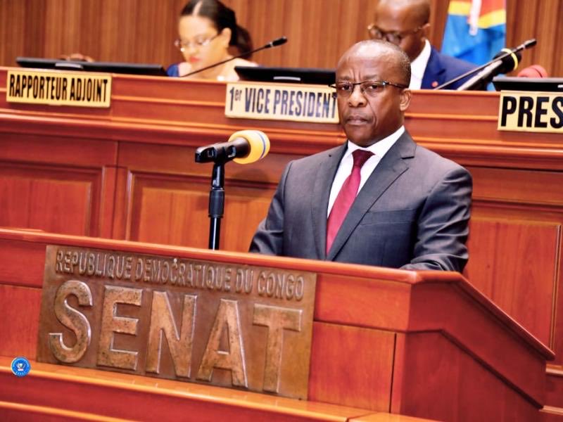 Bloqué à Kolwezi depuis jeudi faute de vol, j’apporte mon soutien sans faille à l’hon Eustache Muhanzi. Un homme exceptionnel dont la discrétion, la simplicité, la probité morale et l’efficacité surtout la rigueur font de lui un candidat idéal au poste de 2ème Vice Président.