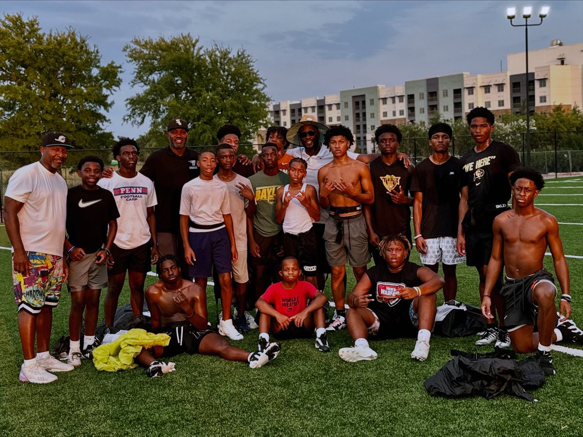 AEdwards2Tru4's tweet image. Building up young men to be an asset for their families #TeachTheGame🏈 #GRIND💪🏿