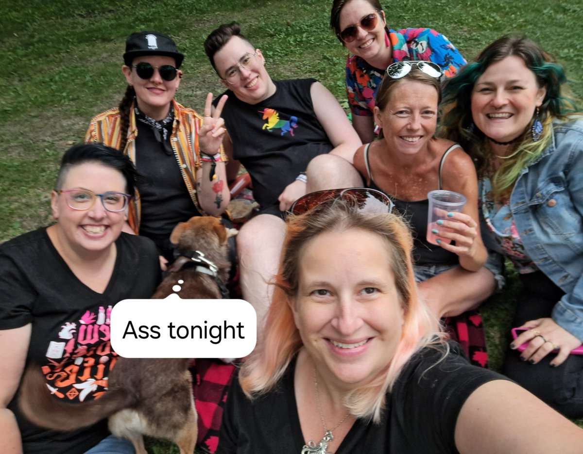 Zari 🏒 + 🏴‍☠️ tweet media