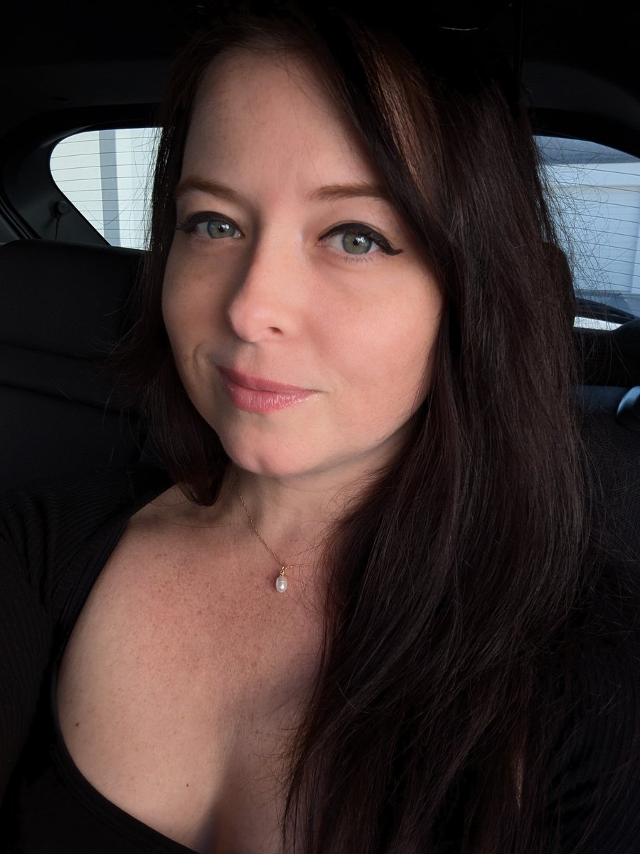 ReneeSky tweet media