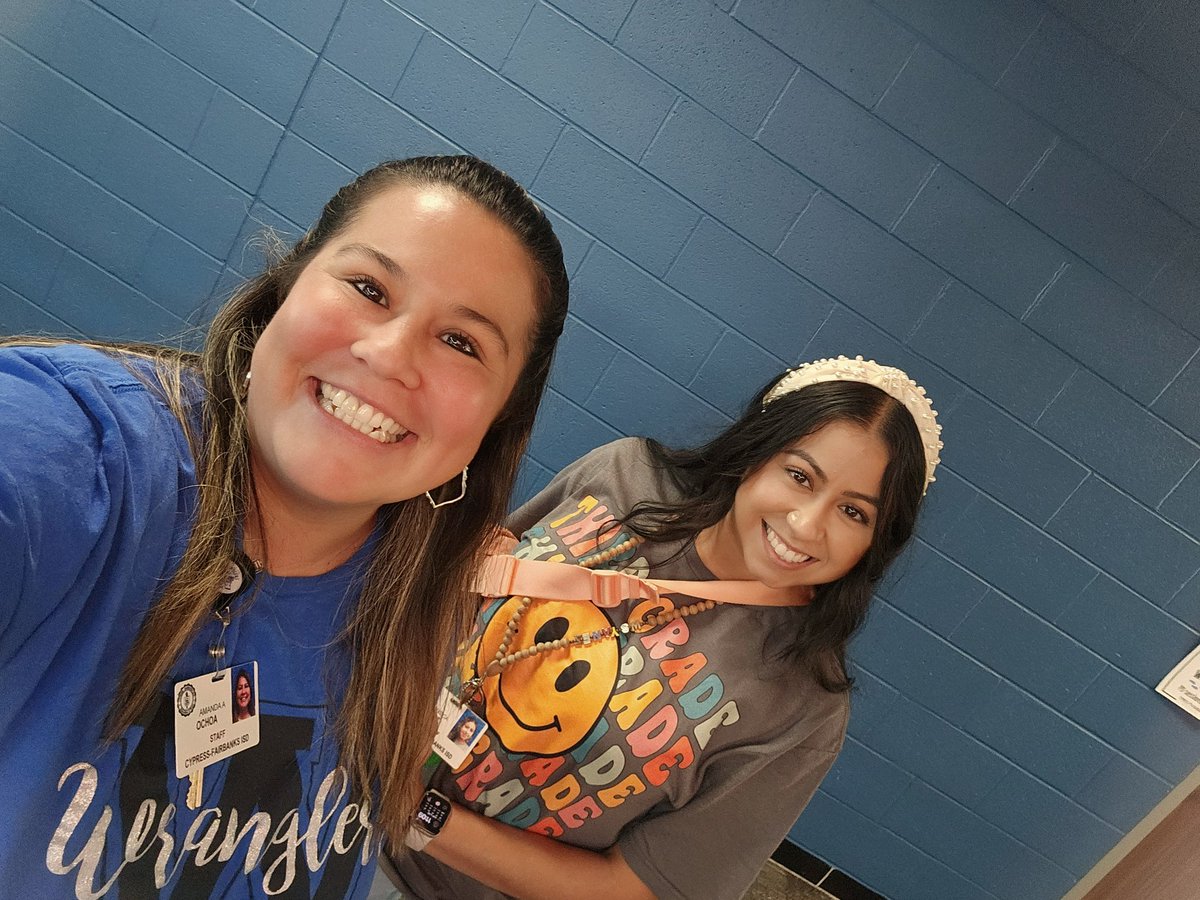 _Mrs_Ochoa_'s tweet photo. Happy Professional Development day with @Jessicayanezz! Love #collaborating with my dear friend. 
#cfisd #elar @CyFairISD @CFISD_ELAR2_5 https://t.co/DJDUgJCWnq