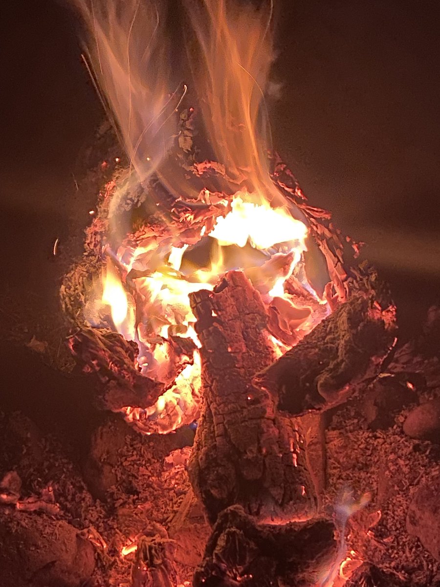 ‘İnsan her şeyi anlatamaz. Saten kelimeler de her şeyi anlatmaya yetmez.’ -Cengiz Aytmatov