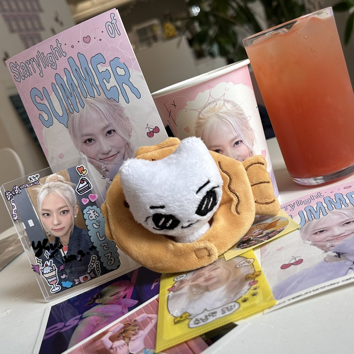 _hydrph's tweet photo. 還好在上飛機之前還是趕過來了🥺
-
#starrylight_of_summer_yeeun
#호냥옌등장
#짱옌해바리기_짱옌사랑단 https://t.co/KyTAGBmEn9