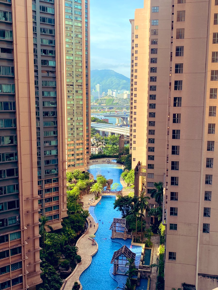 🏝️🏊🏻‍♀️