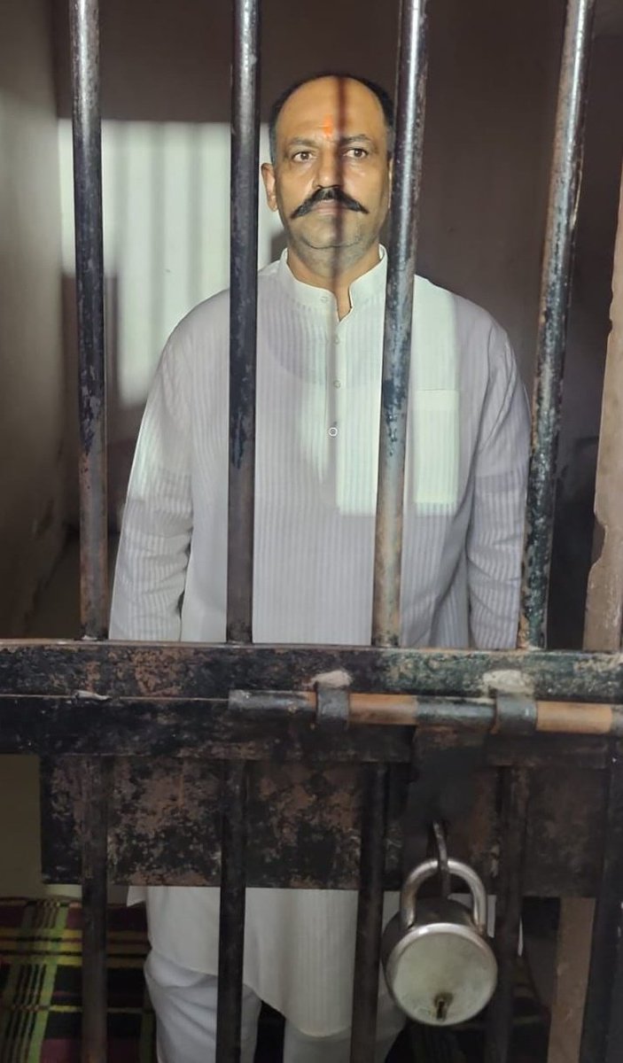 This is Pinky Chaudhary, president of Hindu raksha Dal .

Reportedly, Yogi govt is all set to put NSA on him for attempting to uproot illegal Bangladeshi ghettos in Ghaziabad.

An FIR has also been filed against him for mob lynching.

Even Hindu activist Kamlesh Tiwari was