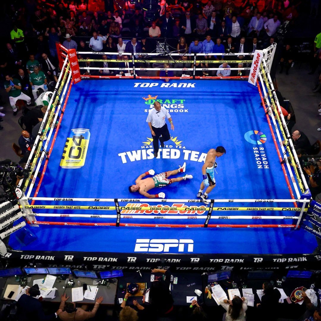 🇲🇽 | 𝗘𝗦 𝗕𝗢𝗫𝗘𝗢. En el ascenso y caída de un legítimo campeón yace la mística de este deporte. Lopez alcanzó esa legitimidad. Empezó a pelear de grande (22), se ajustó a peso y consagró (en UK) por fuera de las grandes promotoras. Llegó y se fué de 126 por el camino difícil.