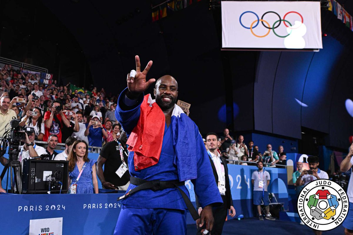 Judopropagande's tweet photo. 4-Teddy Riner qui clôt le débat du G.O.A.T 🇨🇵

Critiqué mais jamais égalé il repars de ces jeux olympique en étant le seul judoka de l'histoire à posséder 5 médailles d'or olympique 🥇🥇🥇🥇🥇 https://t.co/iNUa7Px7bw
