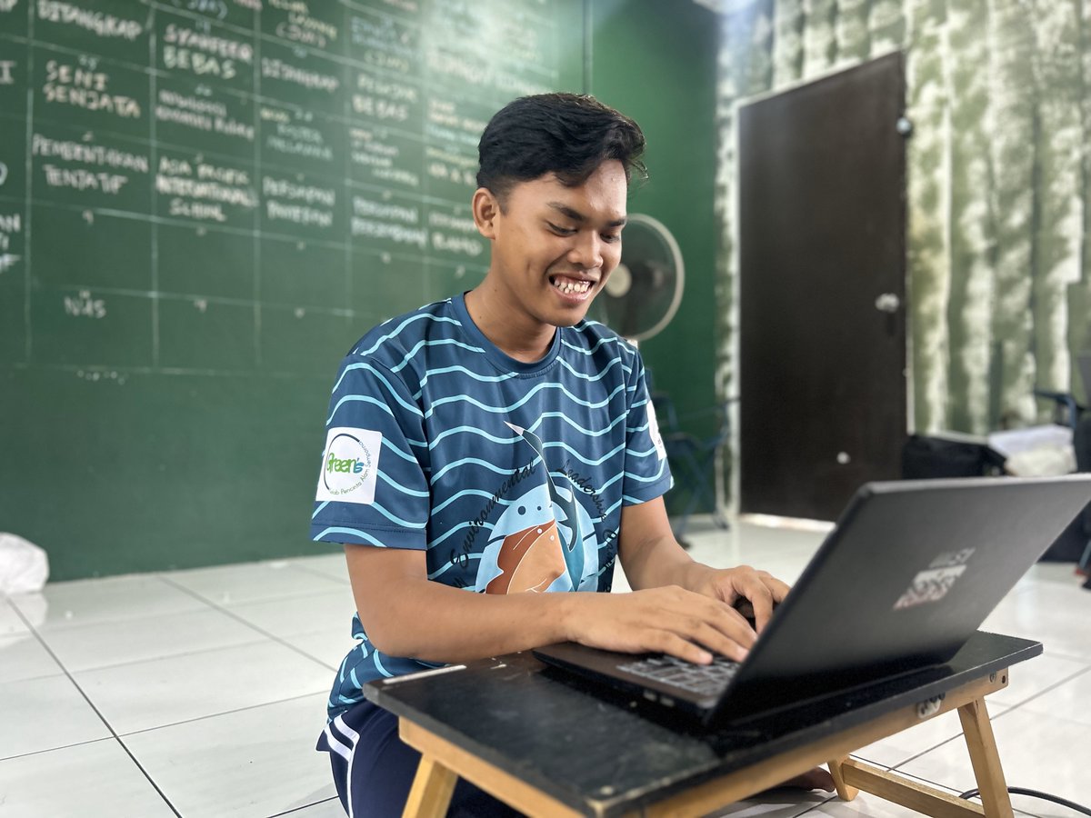 For 18-year-old Shamaikah Latif, “technology is about seeing the beauty of the outside world.” 

This #YouthDay see how we're supporting <a href="/BorneoKomrad/">#PandangKeSabah ★</a> <a href="/my_sgp/">Small Grants Programme Malaysia</a> to enhance #DigitalSolutions and teach marginalized youth like Latif about nature in 🇲🇾 : ow.ly/GhXZ50SUx86
