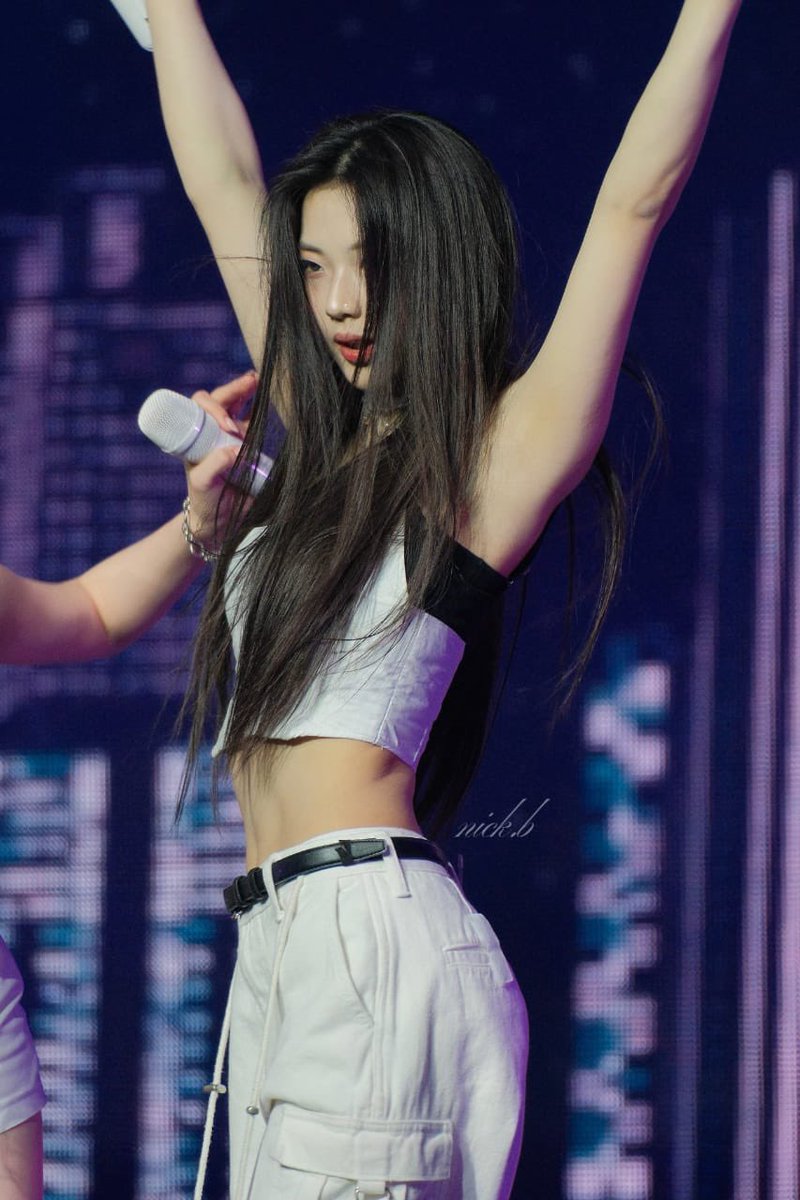 kpopsapphic's tweet photo. Ruka (BABYMONSTER) https://t.co/TJhjUA7aoQ