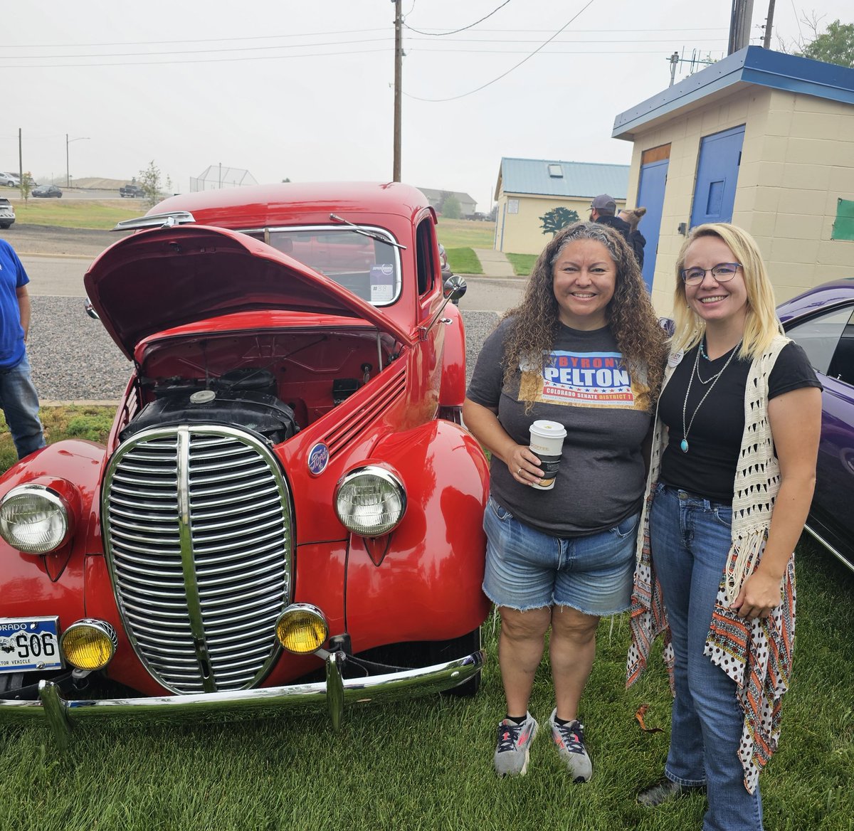 DustyAJohnson's tweet photo. Had fun walking in the SE Weld County Jr Fair & Rodeo Parade this morning with State Senator Byron H. Pelton, and then hanging out at both the car show and at the fairgrounds talking with folks afterwards.
#DustyForColorado #HD63 #RuralValues #CountyFair #FairTime #CarShow https://t.co/uwdJq3MwXs