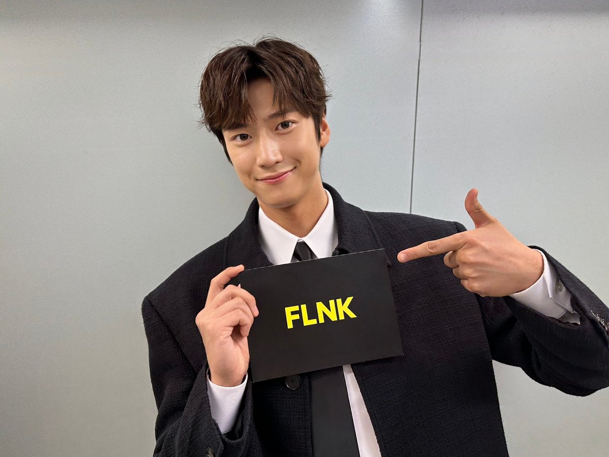 𝟮𝟬𝟮𝟰 𝗡𝗔 𝗜𝗡𝗪𝗢𝗢 𝟭𝗦𝗧 𝗙𝗔𝗡𝗠𝗘𝗘𝗧𝗜𝗡𝗚 〈𝗔𝘂𝗴𝘂𝘀𝘁 𝗜𝗡𝗪𝗢𝗢 𝗟𝗼𝘃𝗲〉

단단하고 끈끈하게 인우곁에 있을게💙

#나인우 #NAINWOO #ナイヌ