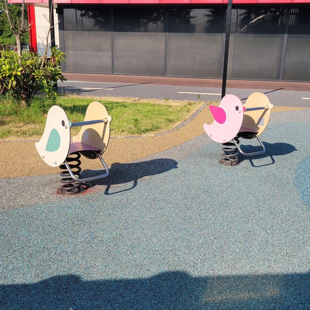 95Z_TWTS's tweet photo. [INSTAGRAM] Active Park Jeju shared the clip of Taehyung and Jimin in the outdoor playground from #AreYouSure teaser  

#V #뷔 #JIMIN #지민 @BTS_twt https://t.co/dIxnlEFUkr