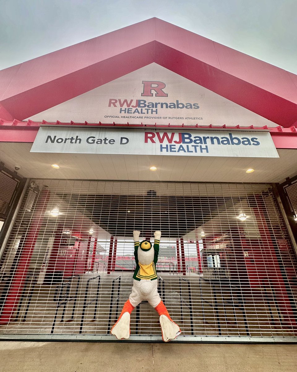 TheOregonDuck's tweet photo. let me in!!! https://t.co/AfuDNuF2IF
