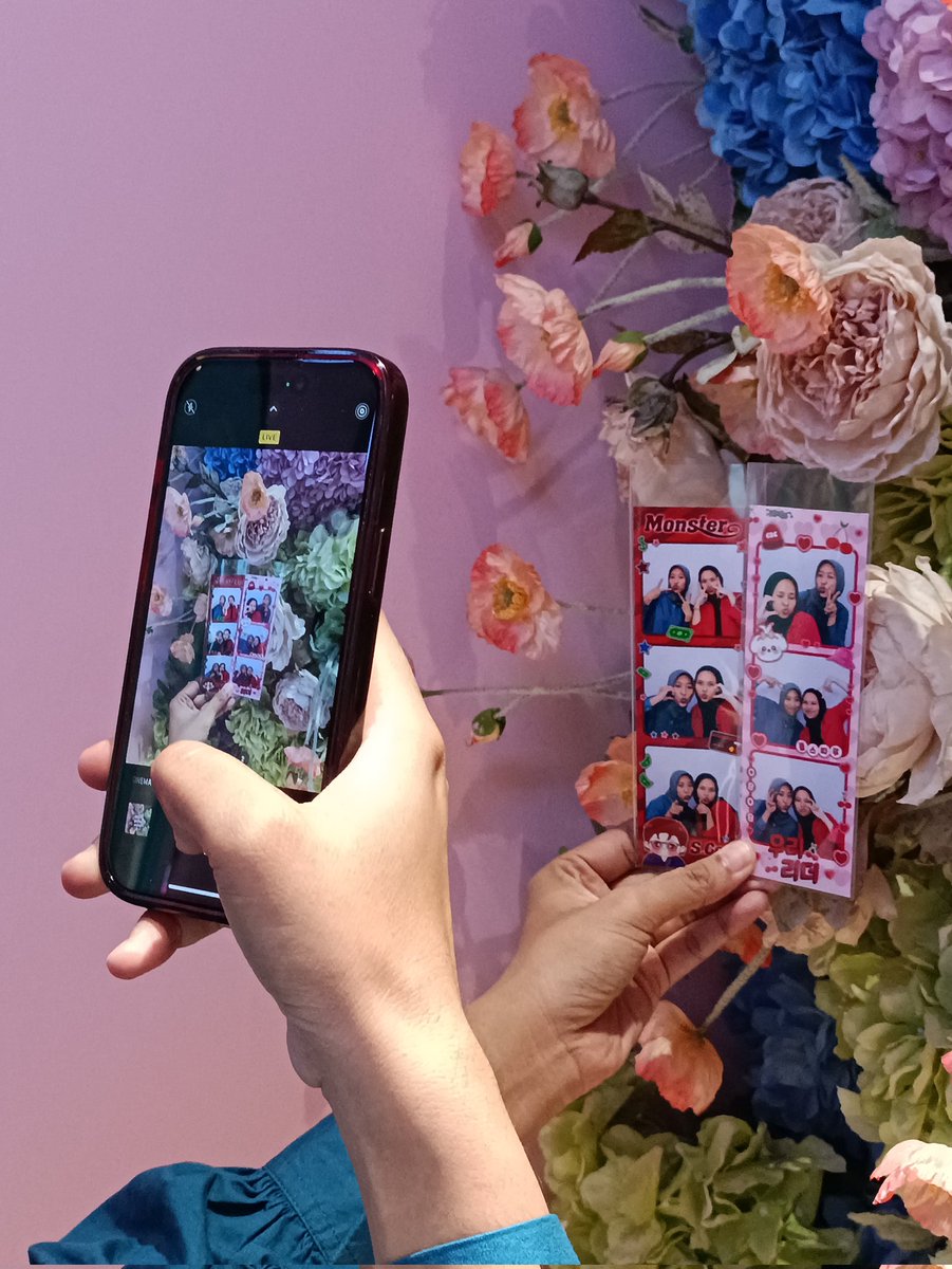 0618LOVER's tweet photo. edisi merayakan ultah scoups bareng carat! 🩷🩵

• photoprame by @PeachisGrey @hourlyjnjh @malkistgreentea @bunnychoi23 @cherryofscoups @cocobaba88 

#CHERRYshEveryMomentWithSCOUPS
#DateWithSCoups https://t.co/WsCyVa2edw