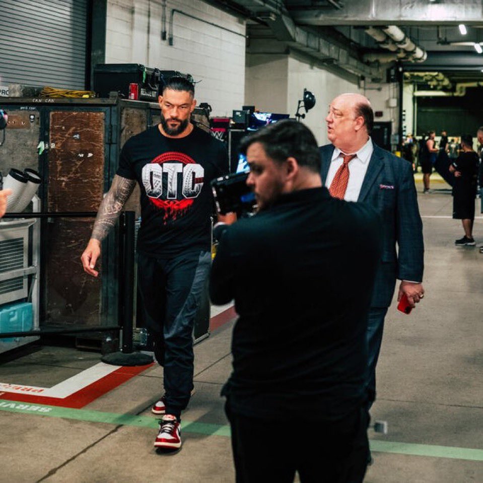 JoDresbach's tweet image. #TheOTC☝🏽
#RomanReigns 
#TheWiseman
#PaulHeyman
#TwoGOATS🐐🐐 
#BestDuo 
#GreatestStorytellers 
#Bloodline 🩸
BTS... #SummerSlam 
📸 Ct: WWE