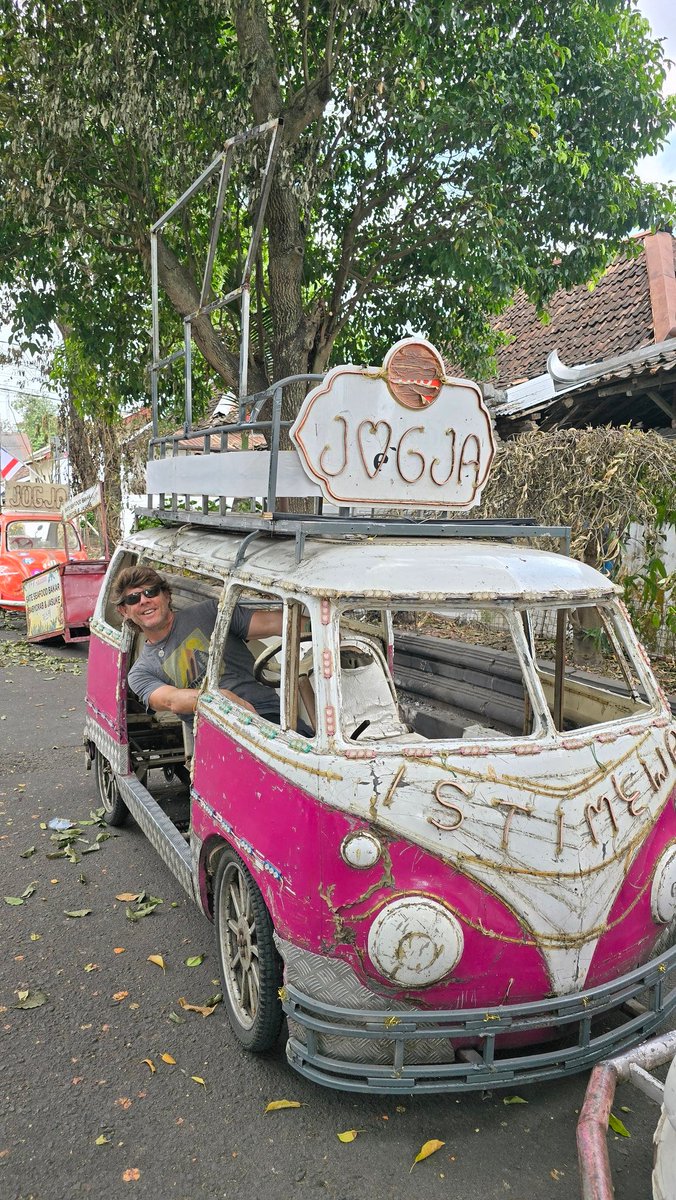 Dancing Pandas 🌍✈️ tweet media