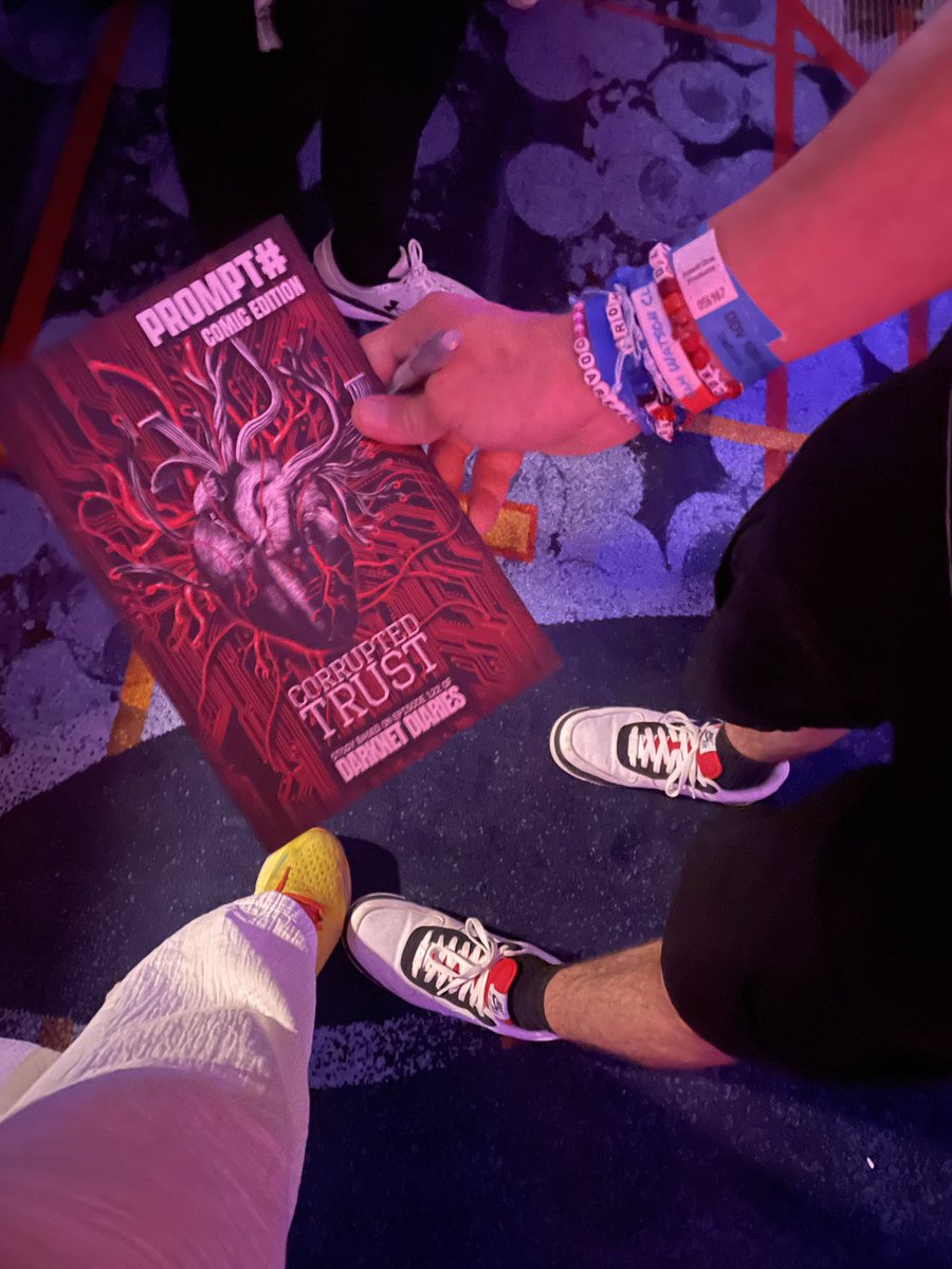 _contextually's tweet image. Spotted @JackRhysider !!!!