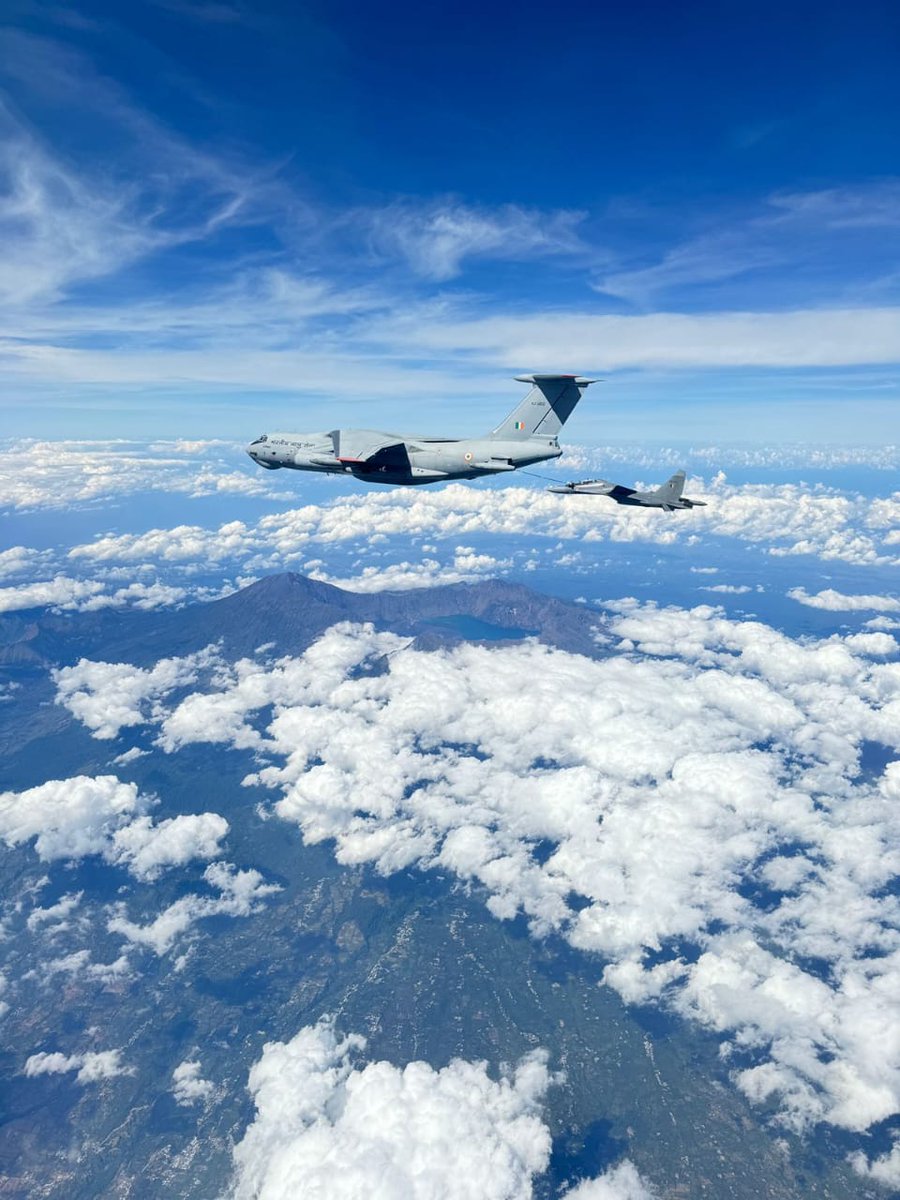 ReviewVayu's tweet image. The Indian Air Force has been REALLY busy in the past 2 months 🔥

Exercise Red Flag Alaska 
Exercise with Greek AF
Exercise with Egyptian AF
Joint exercises with Indian Army with Apaches
Exercise Pitch Black in Australia
Big multinational Exercise Tarang Shakti in Aug/Sep

WOW!!