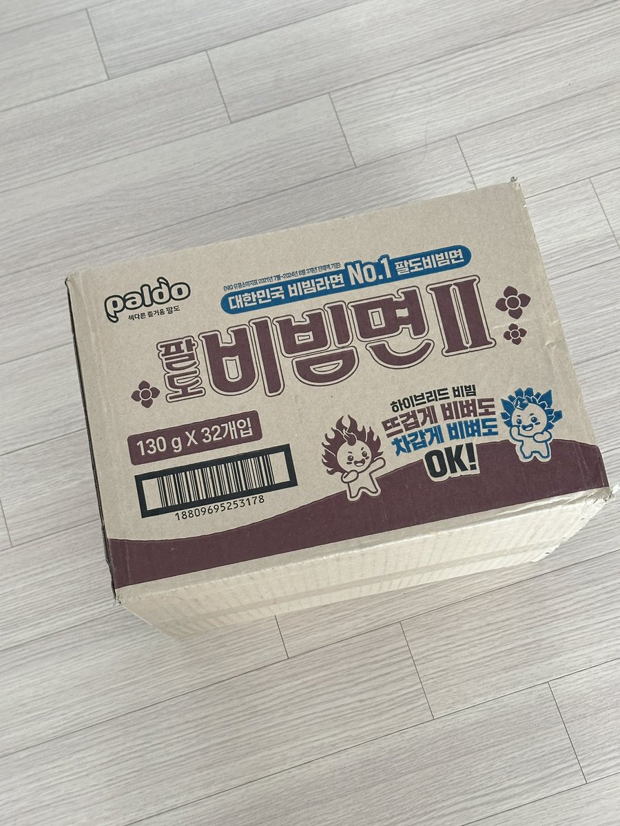 woowoowoobabe's tweet image. 팔도 비빔면2 언박싱🫠

라면을 박스채 사본 것도
라면 언박싱 한것도 
모두 처음🤭

#팔도 #비빔면 #변우석