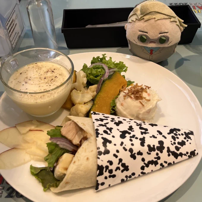 写真残ってた。過去の七さんメニューは美味しかったんだけどなあ。2枚目は確か玉ねぎ入ってて泣いた気はするけど。 