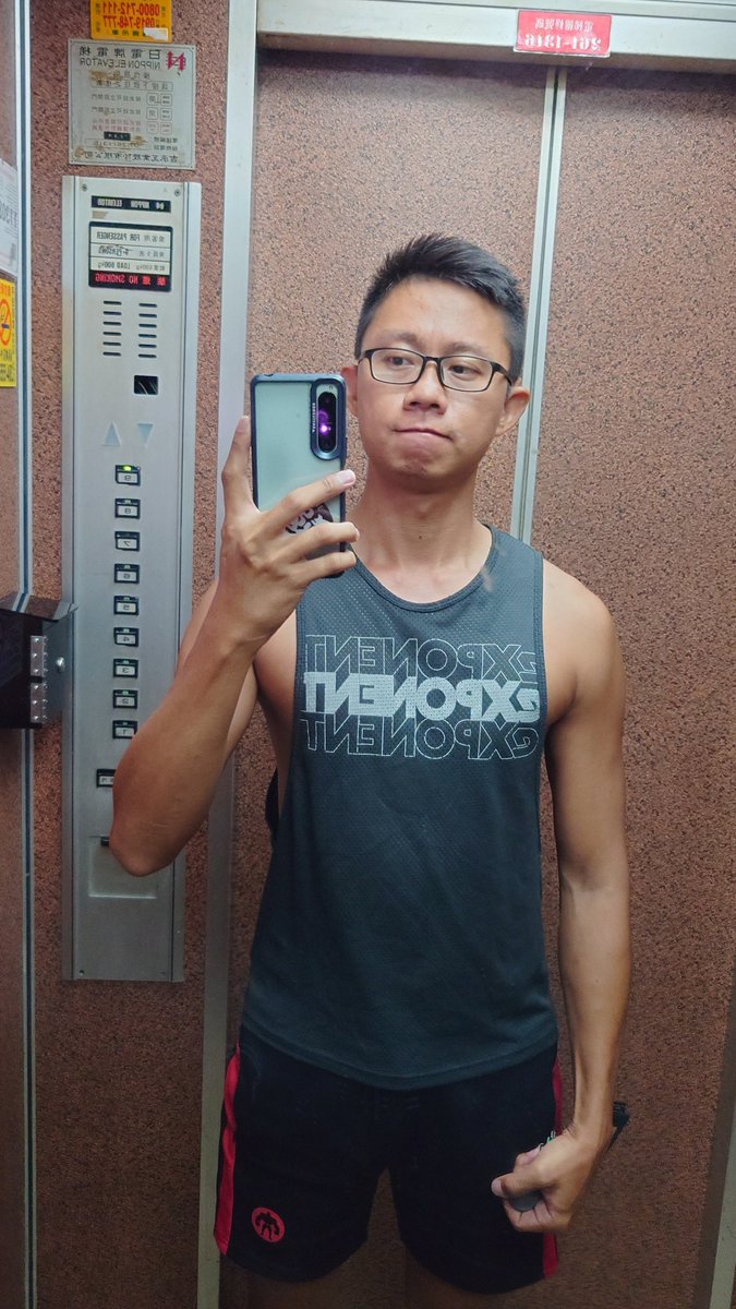 DimoAlan's tweet image. 昨天參加婚禮回高雄後，
還沒洗掉髮蠟的我😆