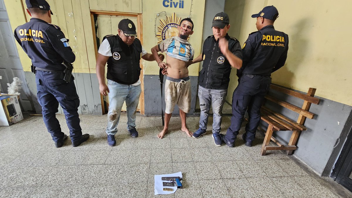 sincensuraGua's tweet image. NICARAGÜENSE DETENIDO POR ASESINAR A UNA FAMILIA Y HERIR A UNA NIÑA 

El nicaragüense, Andrés Isaac Condega Reyes, alias “El Nica” detenido en aldea El Cerinal #Barberena #SantaRosa según #PNC es el responsable de asesinar al salvadoreño, Víctor Baltazar…