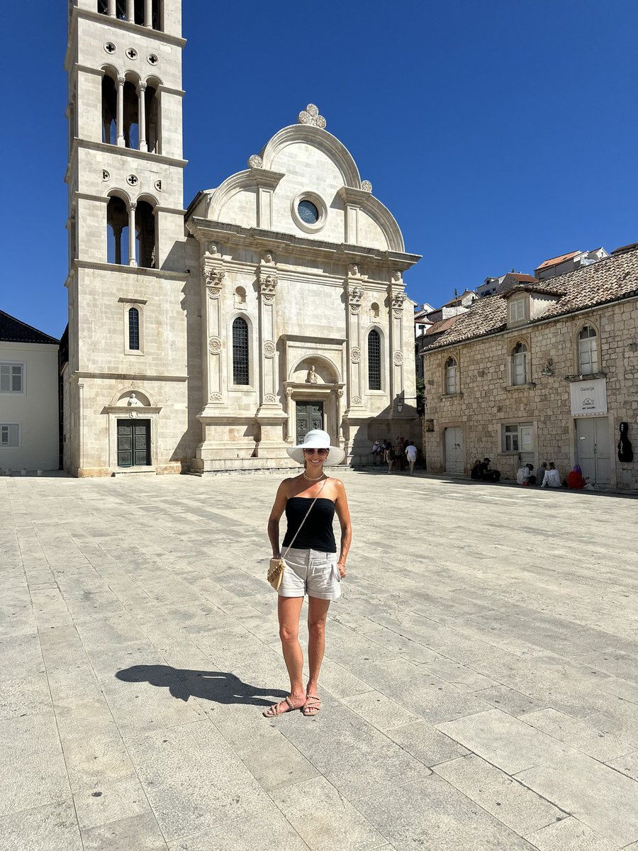 AngCengarle's tweet photo. Hvar, Croatia 💙 https://t.co/V9V3SJGoe6