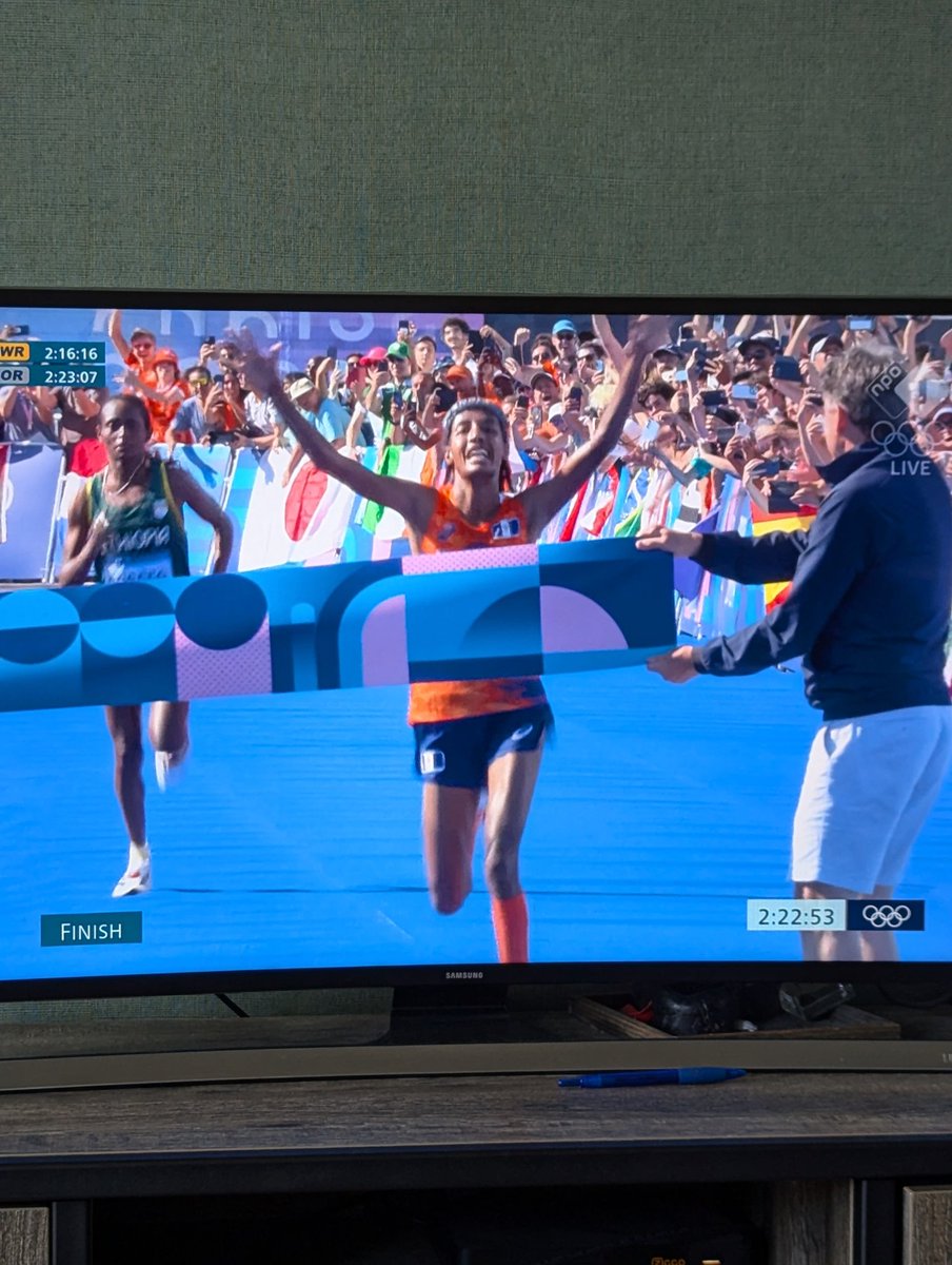 Wat een heldin! Genieten dit zeg! #Paris2024 #marathon