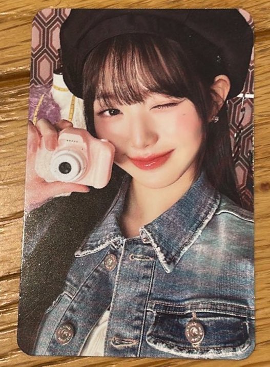 yangdo28462750's tweet photo. 아이브 앙콘 2일차, 팬미팅 2일차다이브존 포카 양도 sell

리즈 3.0
이서 3.0
원영 8.0

현장 직거래 우대
택배시 비닐+박스+뽁뽁이 포장합니당

dm 주세요!

아이브 다이브 3기 안유진 가을 레이 장원영 리즈 이서 ive dive encore concert md magazine ive 콘서트 팬미팅 팬콘 포카 공식 https://t.co/ZxxGb1PqVG