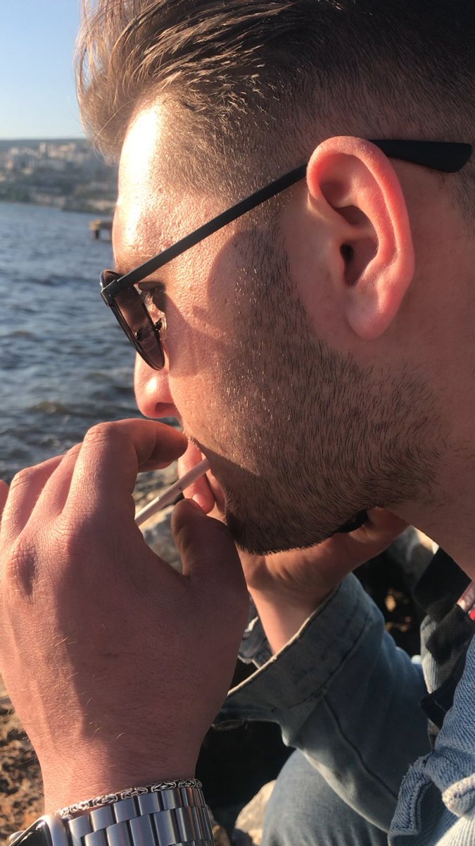 Günaydın! Yeni bir gün, yeni umutlar. Gülümseyin ve bugünün tadını çıkarın! 🌞 #Günaydın #PozitifBaşlangıçlar