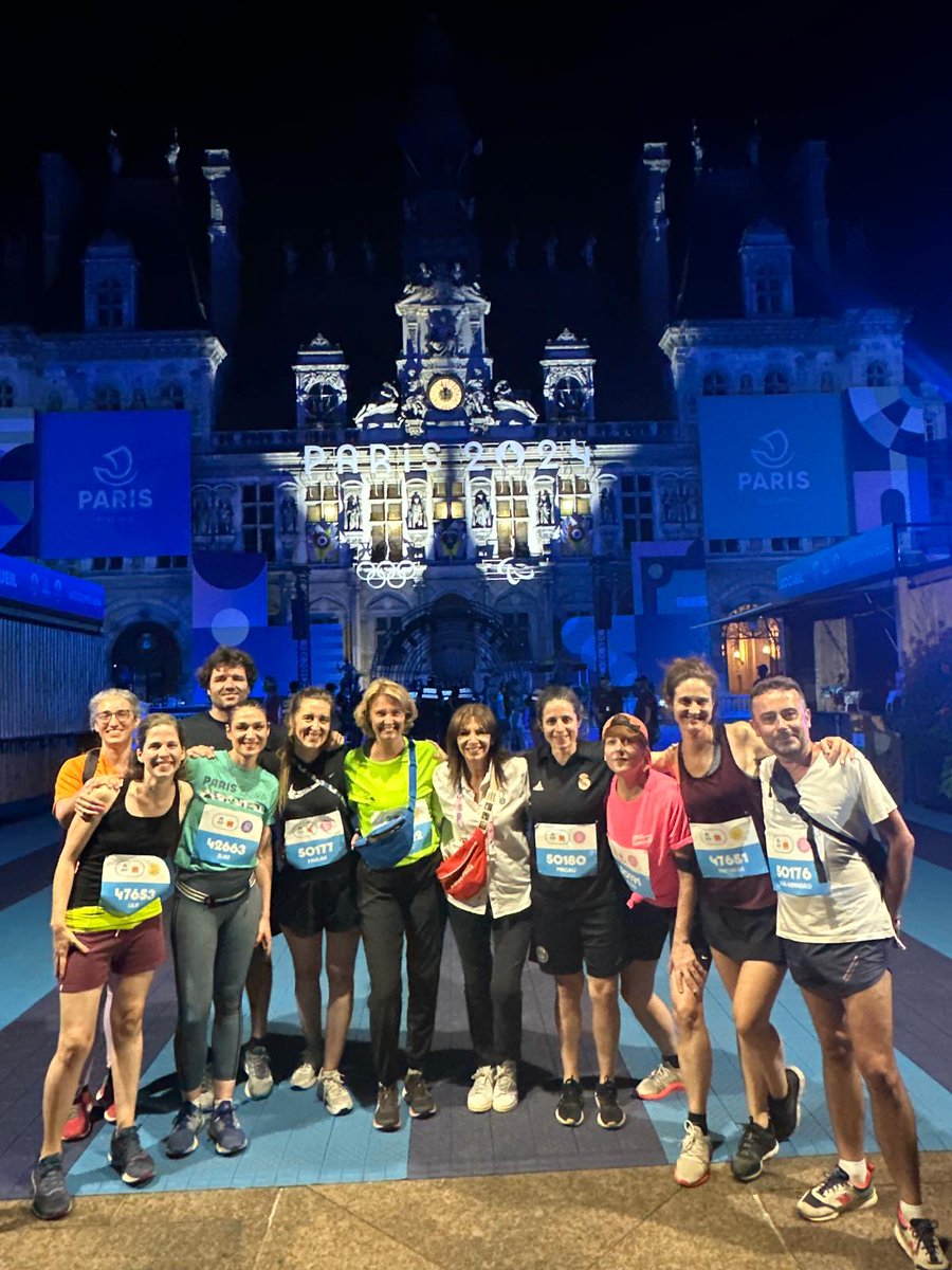 Jbsenon's tweet image. Au départ du 10km du #marathonpourtousparis2024 avec l&apos;équipe de l&apos;Hôtel de ville de Paris. Merci à #AnneHidalgo d&apos;avoir tenu bon. Ces jeux populaires sont d&apos;ores et déjà les plus réussis des éditions contemporaines.