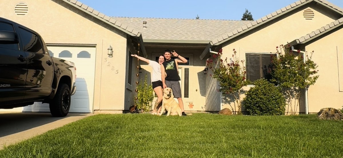 _mariamirandaa's tweet photo. eli wanted a house… so we bought him one🥹🏡 https://t.co/uCOYZOys7K
