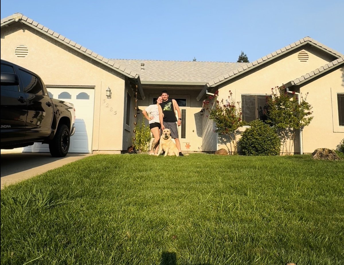 _mariamirandaa's tweet photo. eli wanted a house… so we bought him one🥹🏡 https://t.co/uCOYZOys7K
