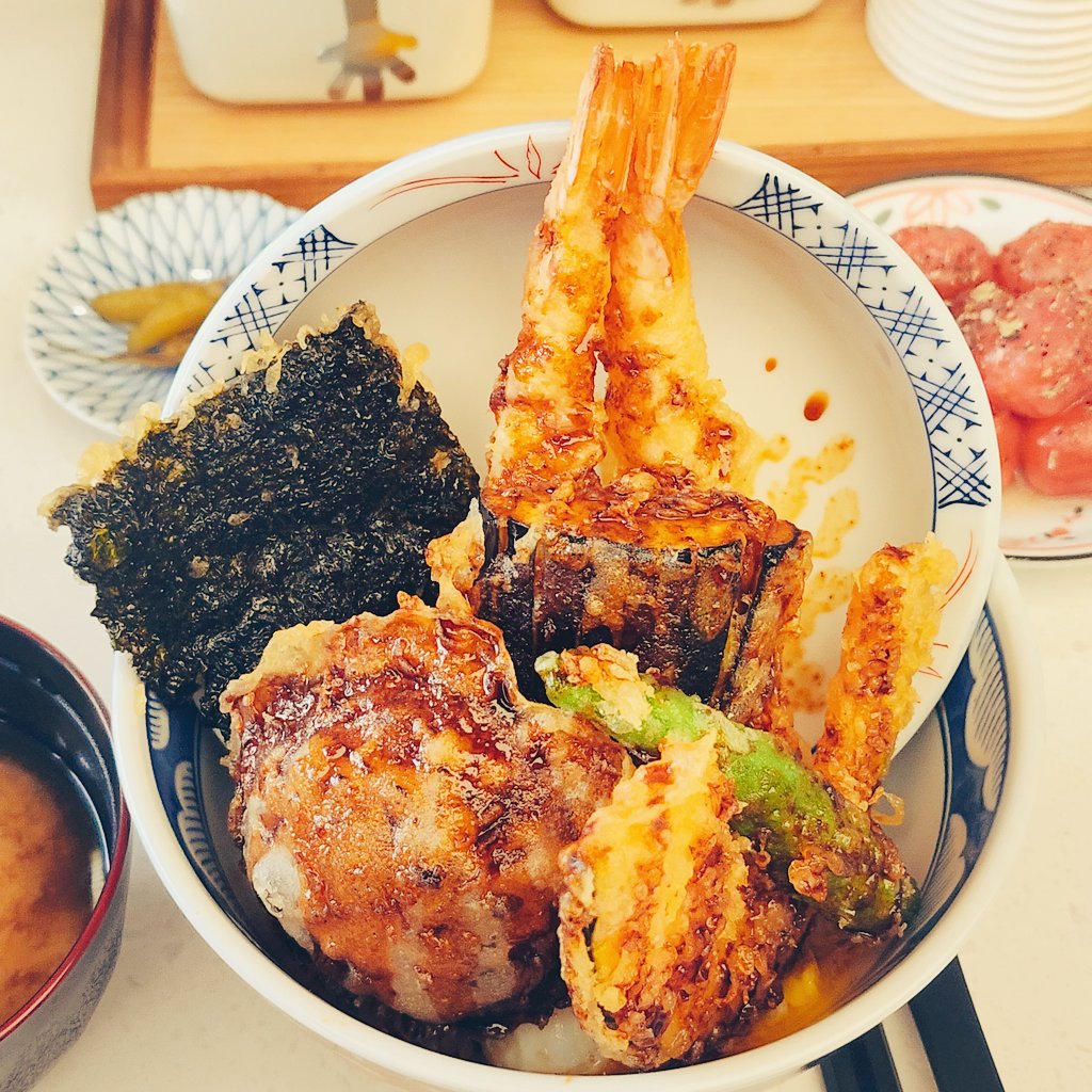 demoinu_'s tweet photo. #STEMITE
오늘 점심은 스테와 함께 마싯는 텐동~ https://t.co/pUccFW28Se