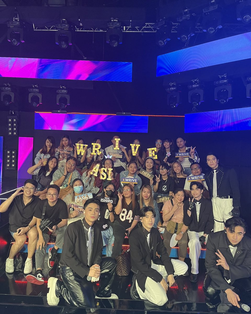 shesintodrei's tweet photo. ⋆˚࿔ wrive with team live 𝜗𝜚˚⋆ https://t.co/p3GAlma8iC