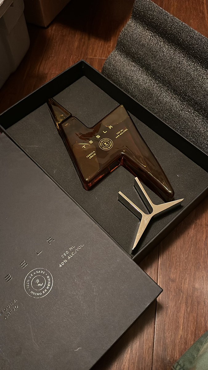 ThinkFab's tweet image. Moving and I found this. What’s it worth? Never opened.