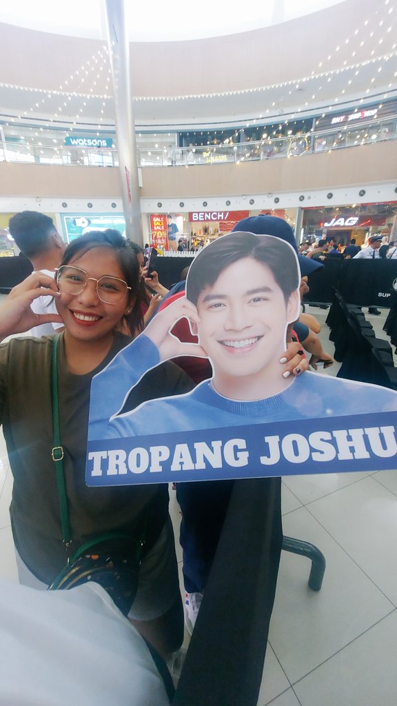 bonie_bear's tweet photo. SM CENTER MUNTINLUPA 

TROPANG JOSHUA
#unhappyforyou 
@iamjoshuagarcia https://t.co/a1ARwZc1TA