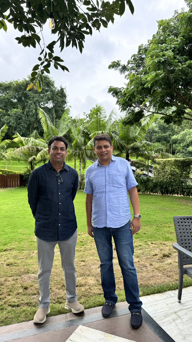 ashishmasih1's tweet image. A pleasure to finally meet #GeekyRanjit after so many years of being connected virtually, at the drive of the #TataCurvvEv. Being a Nexon EV owner himself, gave me some crucial insights about EV ownership. @geekyranjit 
#geeky #geekyranjit #carreviews #tatacurvv #TatacurvvEV