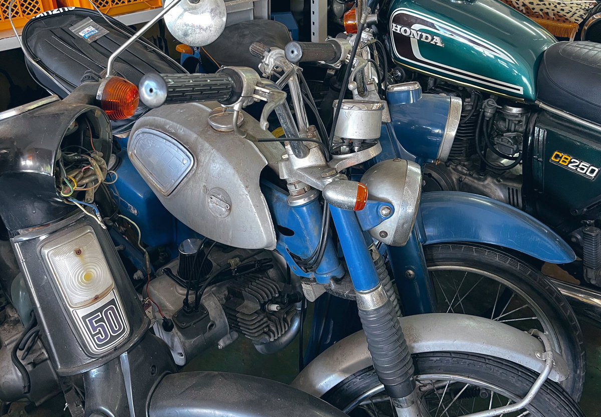 karafutwork's tweet photo. …ヒトが悪いぜオッチャン 。
アルじゃねえか もっとオレの戦向きのヤツがヨォ(🚩
#motorcycleshop https://t.co/ZmLJRAtl24