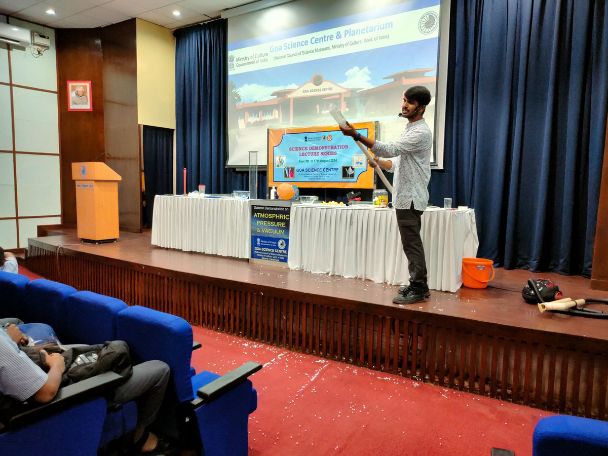 ncsmgoi's tweet image. Glimpses of Science Demonstration Lecture on the Topic &apos;Atmospheric Pressure &amp;amp; Vacuum&apos;, organised by @GSCPGoa, a unit of @ncsmgoi, @MinOfCultureGoI.

#ScienceDemonstrationLecture #AtmosphericPressure #Vacuum #Demonstration