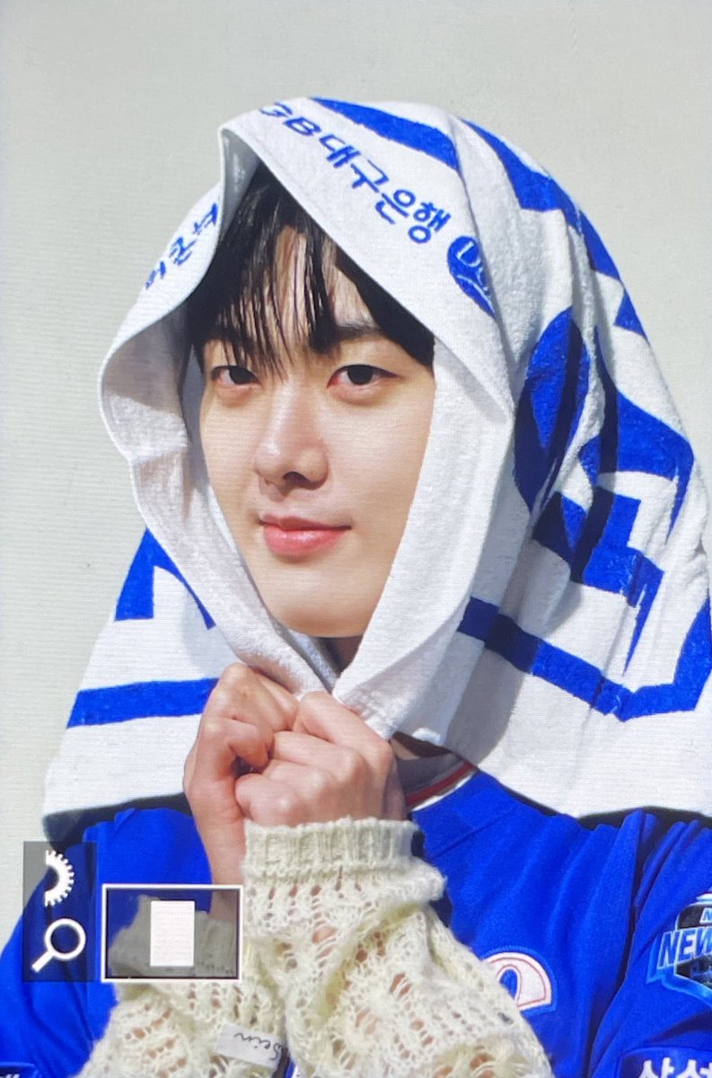 yoonsanhakr's tweet photo. 240811 ..최강롯ㄷㅔ....!...🤭

#아스트로 #윤산하 #산하 #SANHA #ユンサナ @offclASTRO https://t.co/ruqX3OtwFG