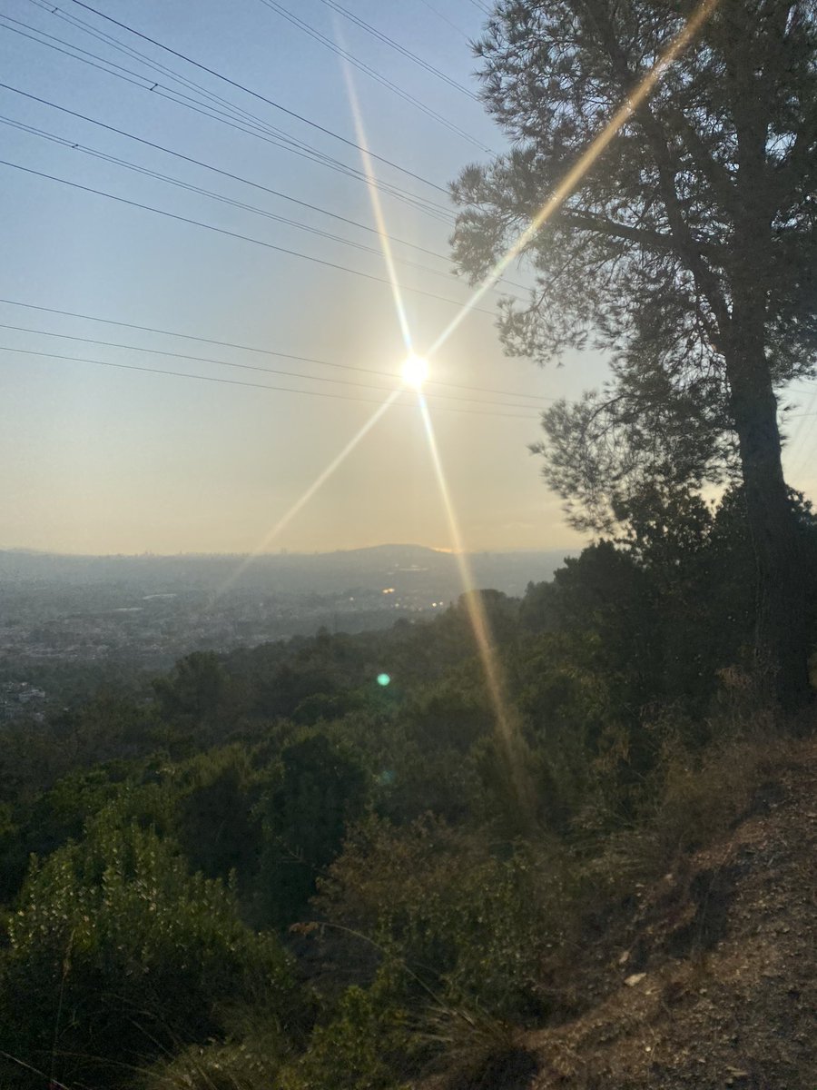 En bucle con esta gente. <a href="/SomosQuerido/">Querido</a> , realmente buenos.