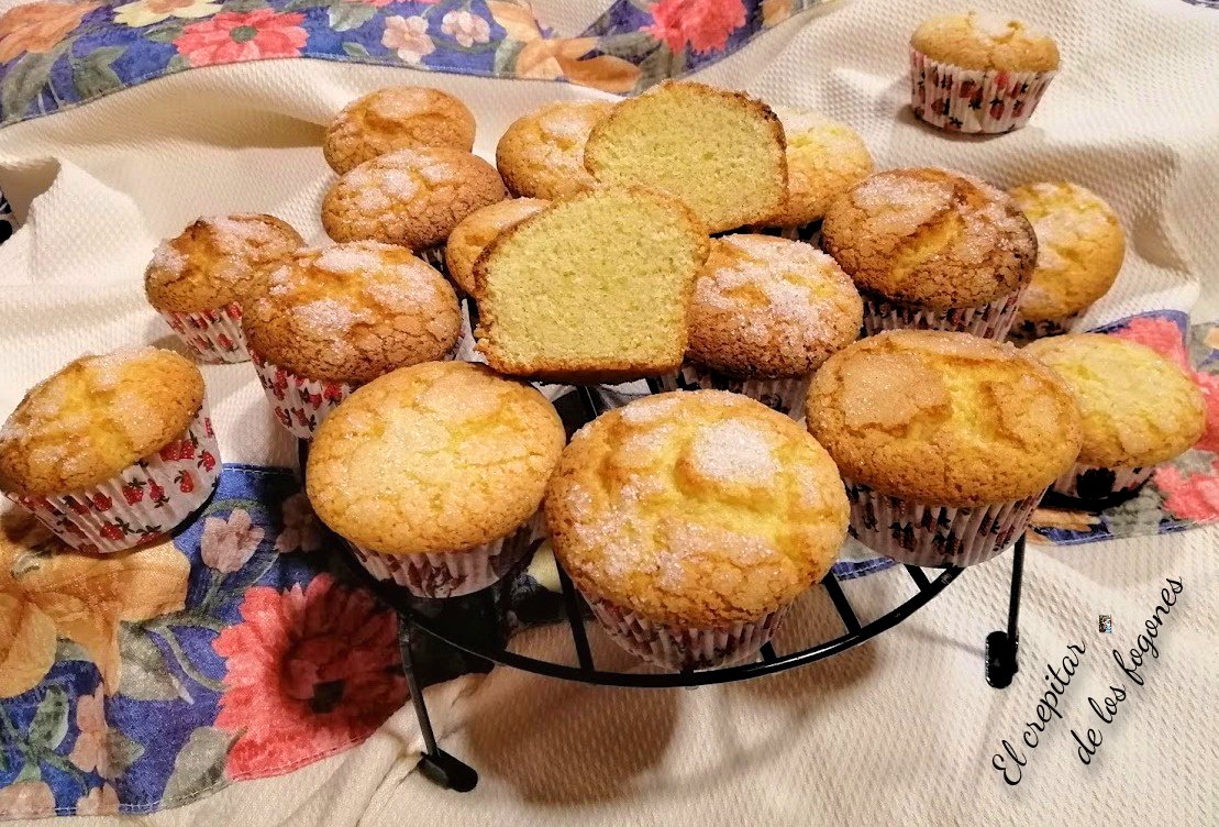 MAGDALENAS DE YOGUR GRIEGO A LA VAINILLA CON AZÚCAR Y CANELA elcrepitardelosfogones.com/magdalenas-de-…