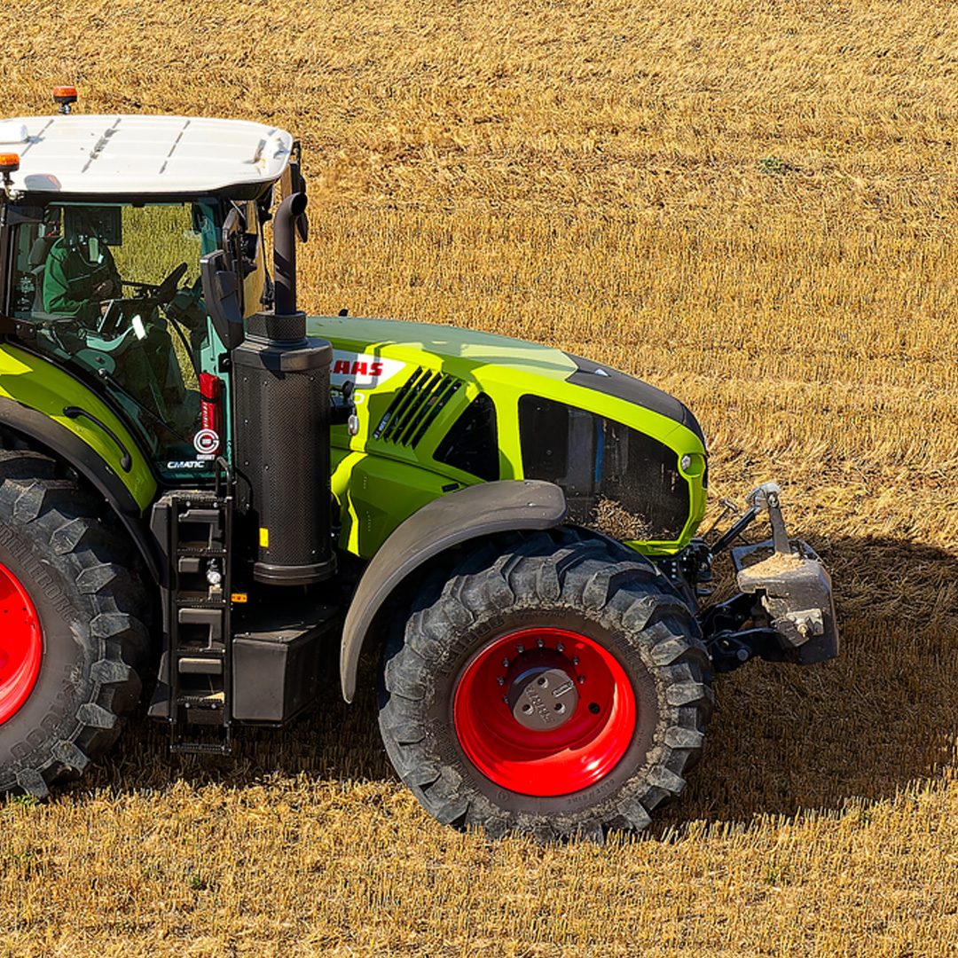 catramca's tweet photo. Décompactage avec #Duro DBH 49R et @CLAASFrance  Axion 930 https://t.co/u4sMPP1DIP