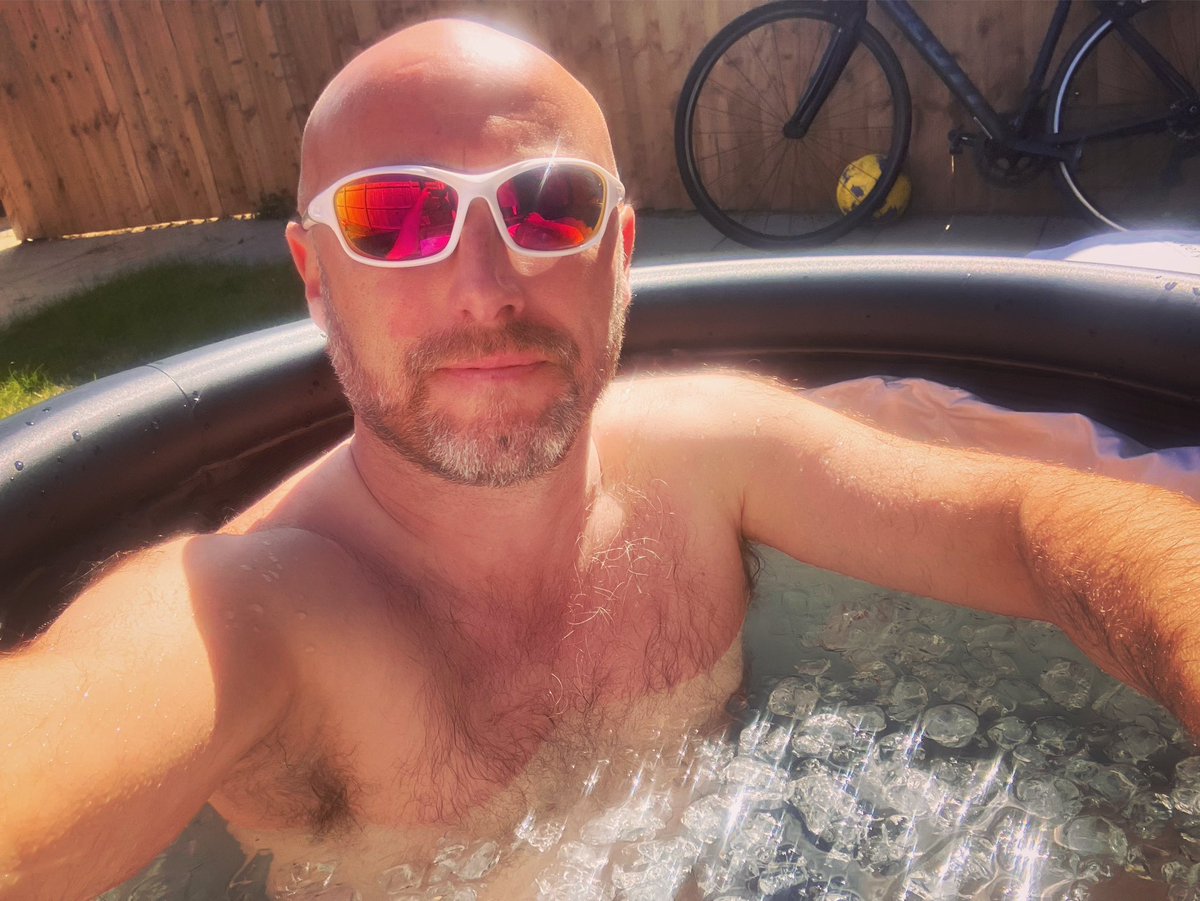 DavidBeech1980's tweet photo. Day with the boy and a broken rib #icebath https://t.co/fVZc4TWYyA