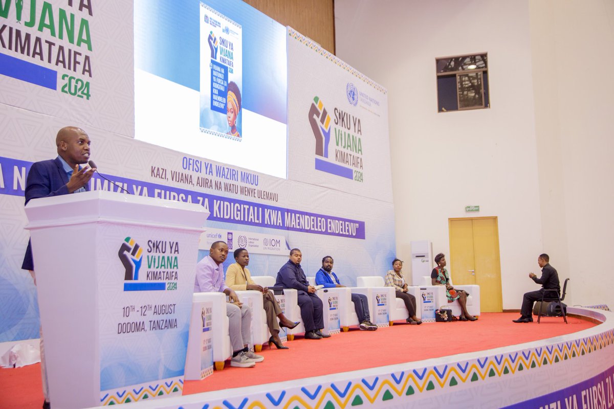 Sehemu ya vijana wakitoa mada kuhusu fursa za Ujasiriamali na Ubunifu wa kidigitali katika kujifunza na kujiajiri wakati wa kongamano la vijana linalofanyika katika ukumbi wa Jakaya Kikwete Convention Center, jijini Dodoma leo Agosti 11, 2024.