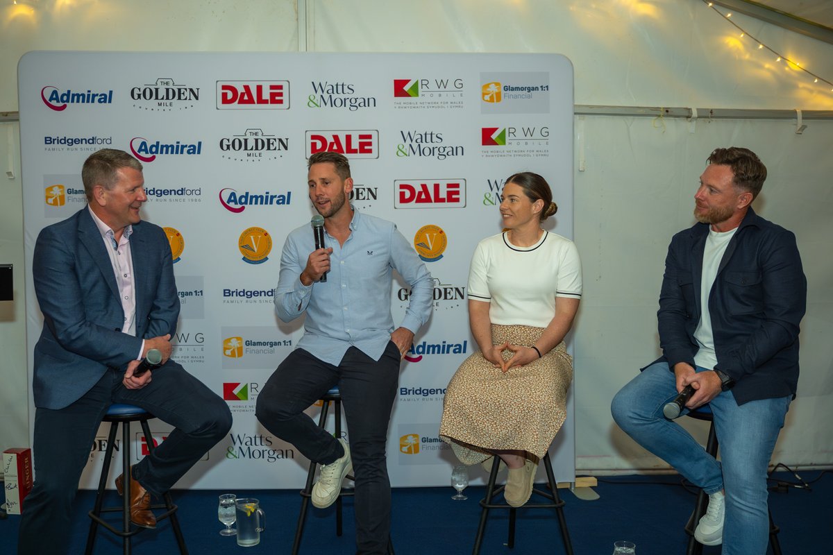 Gareth50Andrews's tweet photo. Last Fri @valecricket hosted a dinner to support @CCT2024  @Cooky_24 kindly invited @Tammy_Beaumont @Ian_Bell &amp; @MoeenaliAli to join us. @JohnP_Davies was our MC. Thanks to @BridgendFord for sponsoring. Highlights  https://t.co/4UrnlscQGg  @SEWCLeague @CricketWales @GlamCricket https://t.co/5n6ANjGeoM